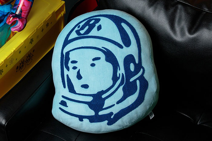 “亿万少年俱乐部Billionaire Boys Club 推出多款「太空人」造型抱枕图片3