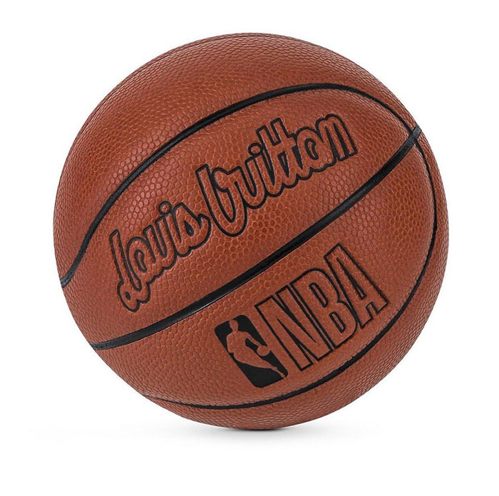 路易威登LOUIS VUITTON和NBA合作推出室内篮球框套组图片2