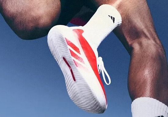 流体美学+高能缓震！adidas HYPERBOOST EDGE缓震跑鞋全解析