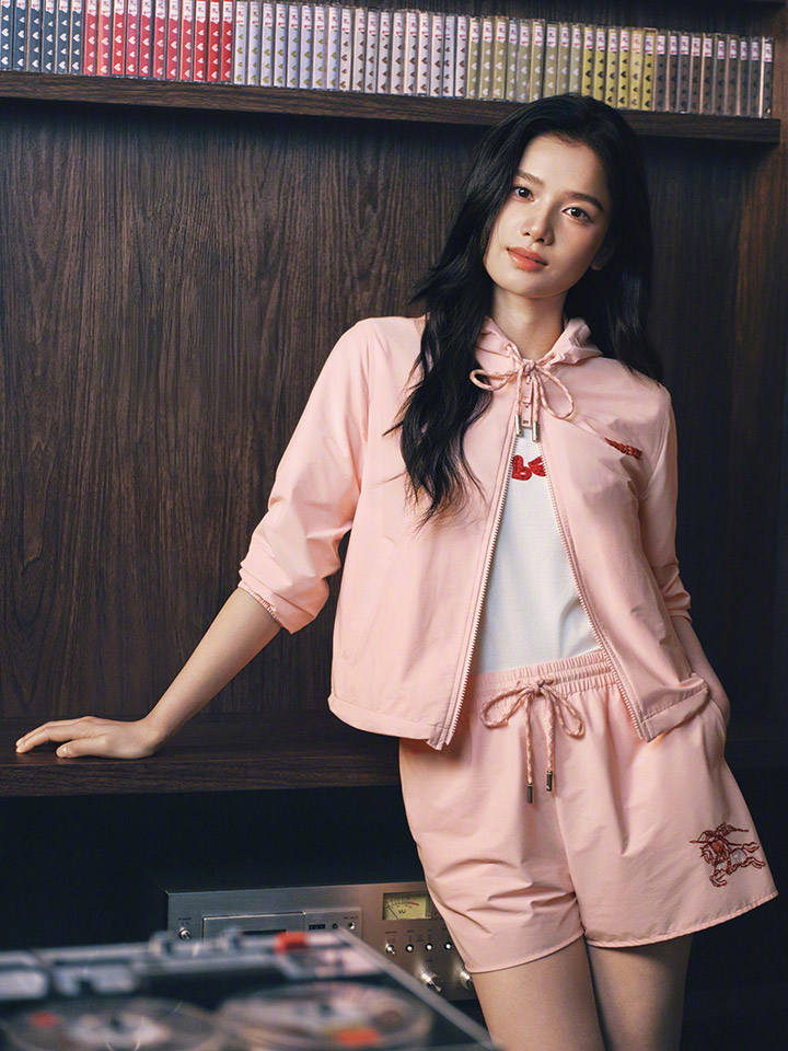 张婧仪、张康乐演绎Burberry 2026七夕限定系列图片9