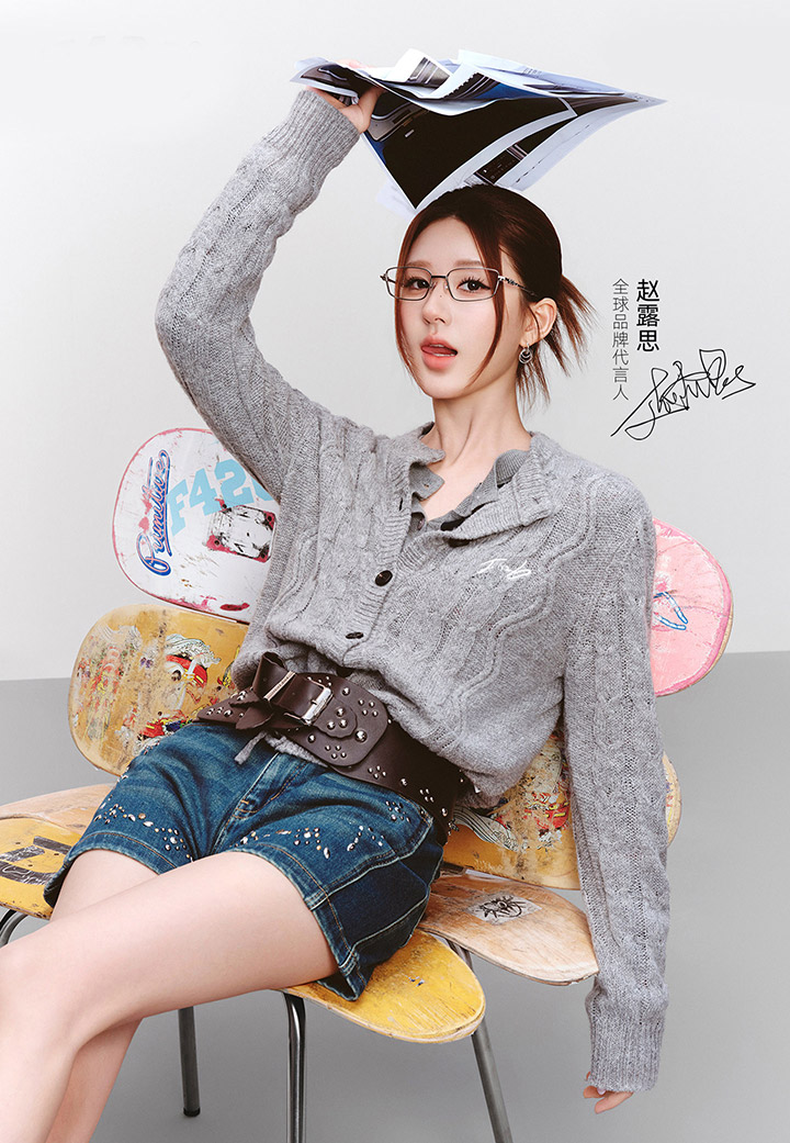 赵露思演绎F426 2026 A/W「LUCKYROOM」系列女装图片4