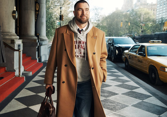 TOMMY HILFIGER邀请Travis Kelce（特拉维斯·凯尔斯）及品牌好友步入广场酒店，共赴2026秋季的纽约世界图片
