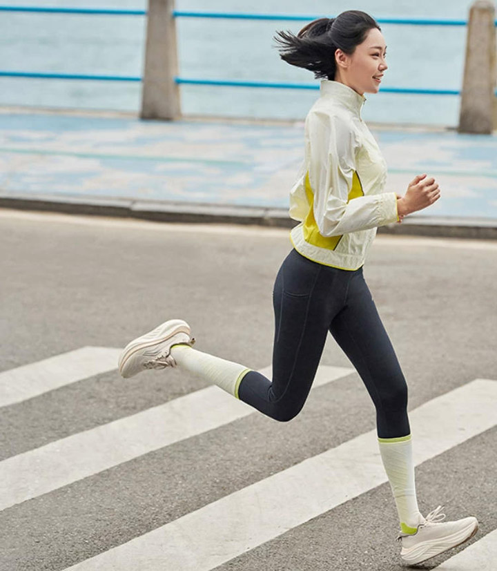 防泼水！李宁2026新款女士悠适2防护版跑步鞋上市图片5