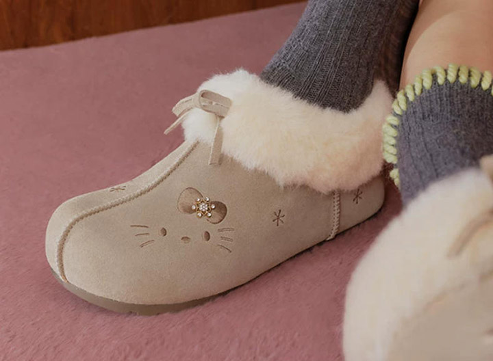 全新BELLE百丽 × Hello Kitty联名丝绒勃肯鞋亮相图片6