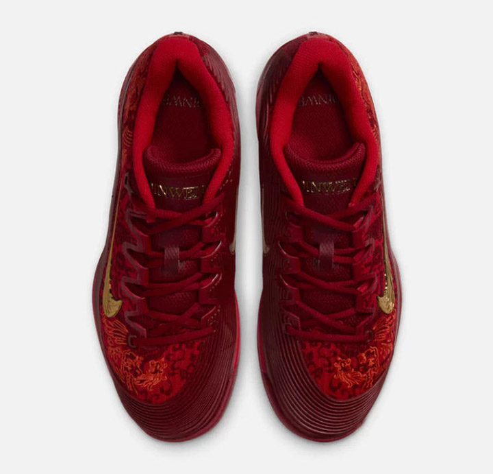 大学红！NIKE VAPOR 12 “QINWEN ZHENG”郑钦文专属网球鞋曝光图片