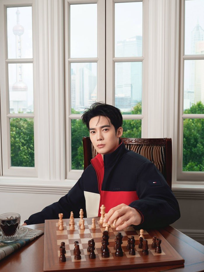 TOMMY HILFIGER携手于适将纽约摩登学院风带入上海，共赴2026秋季系列图片2